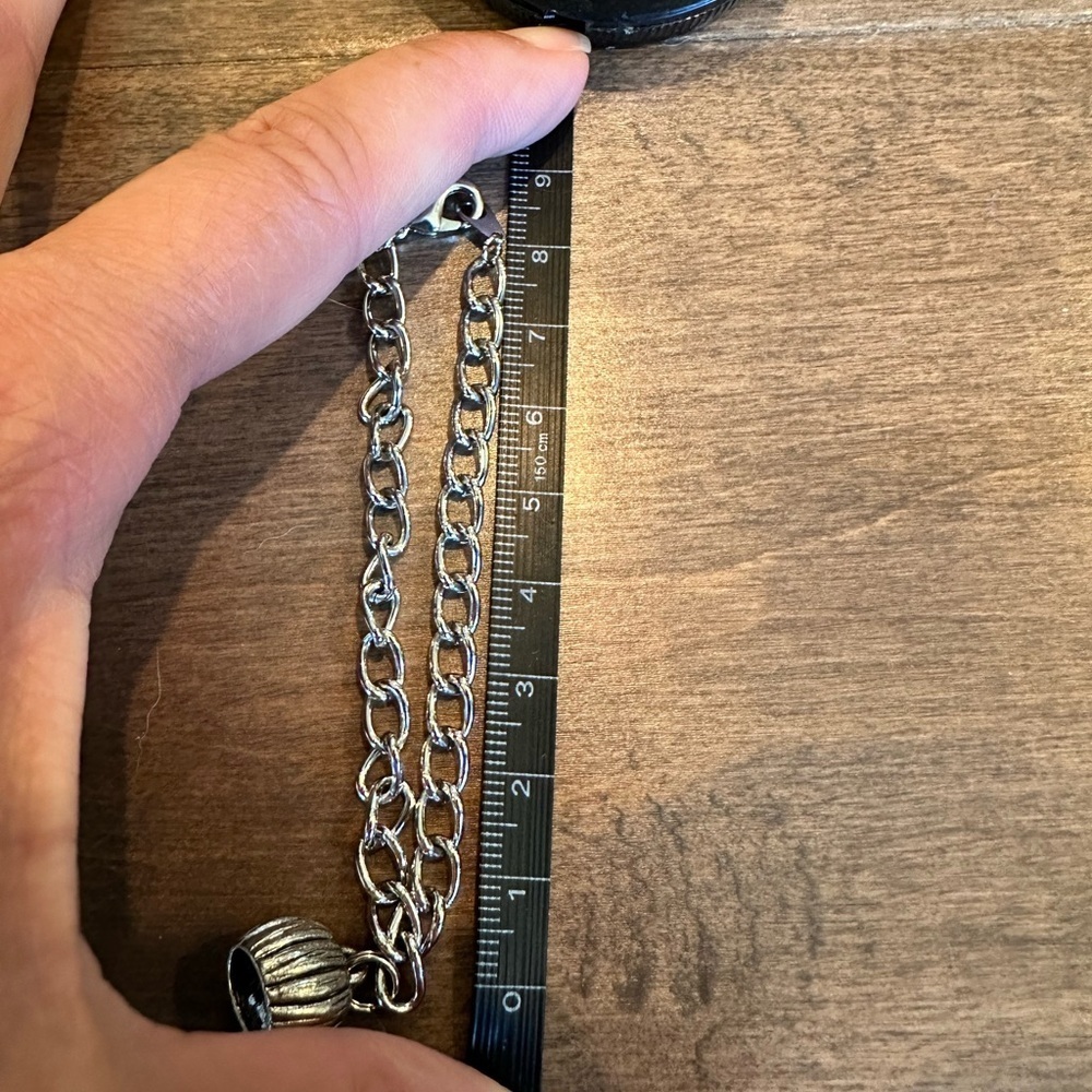 Pumpkin silver tone bracelet - Picture 5 of 5